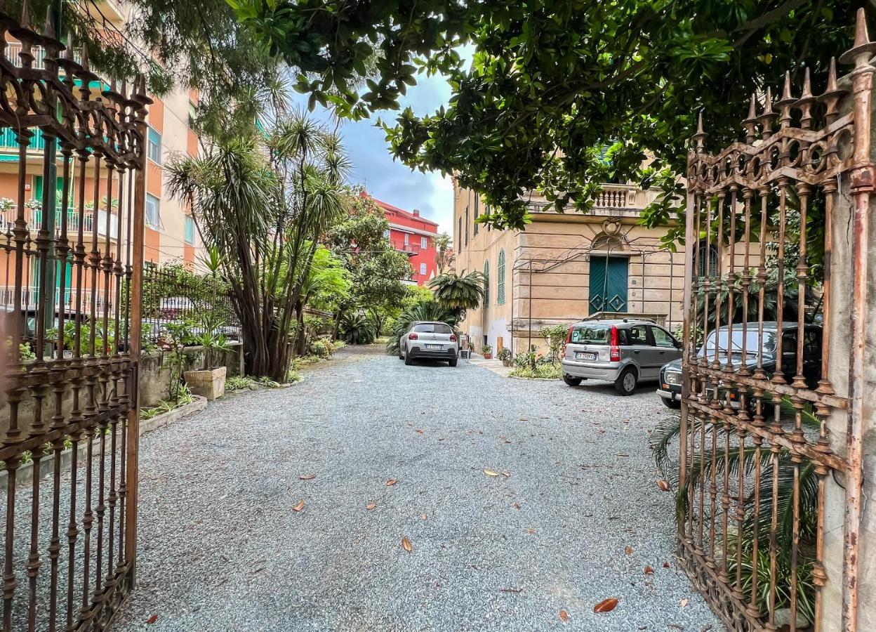 Appartamenti in Villa del '900  Varazze Esterno foto